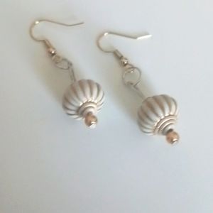 Cream-colored Earrings